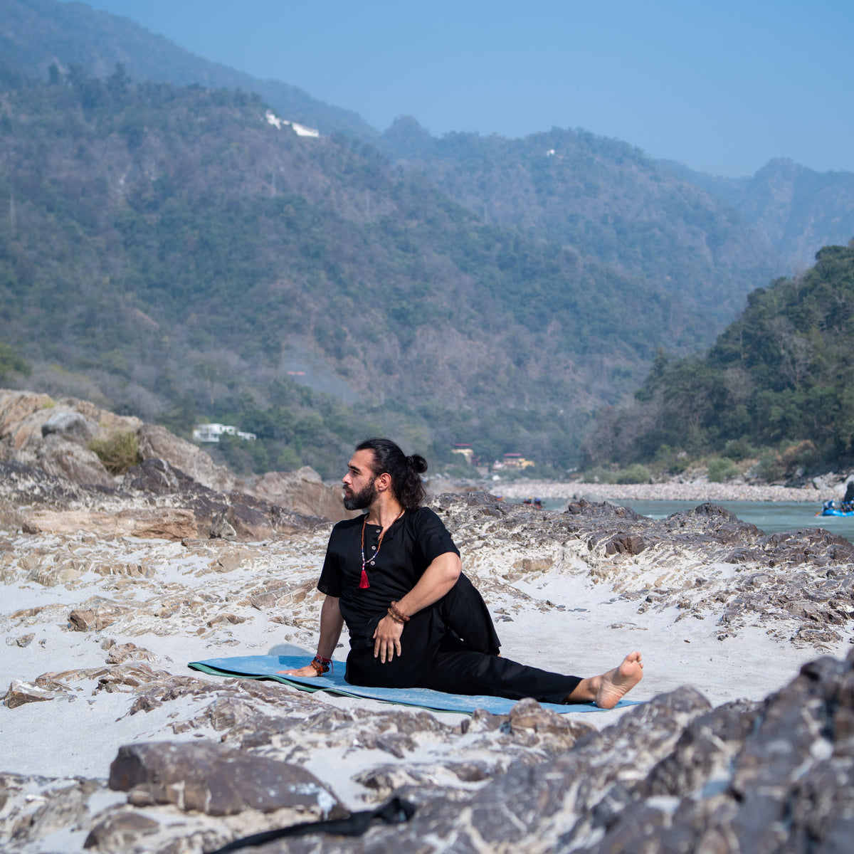 Men Cotton Yoga Top Black -Sattva — view 4
