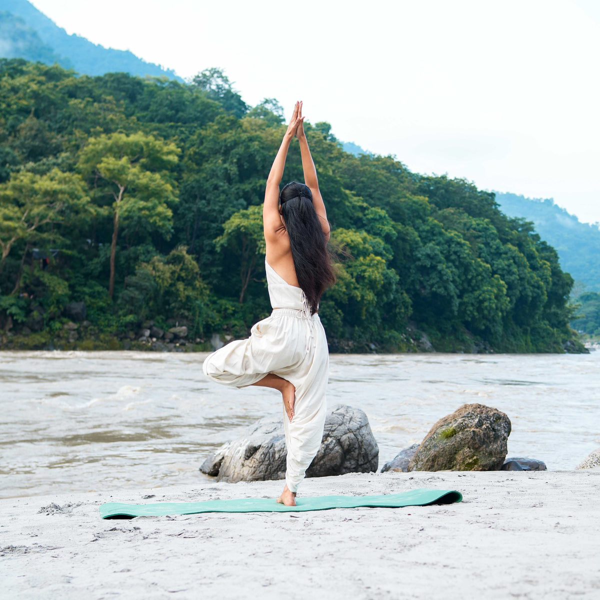 Women Cotton Yoga Pants and Yoga Top Set White -Akasha — view 10