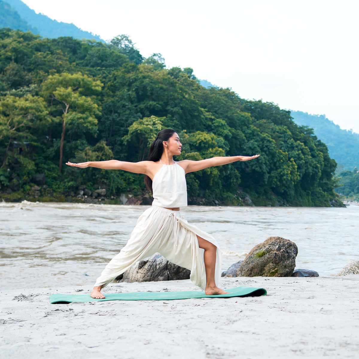 Women Cotton Yoga Pants and Yoga Top Set White -Akasha — view 12
