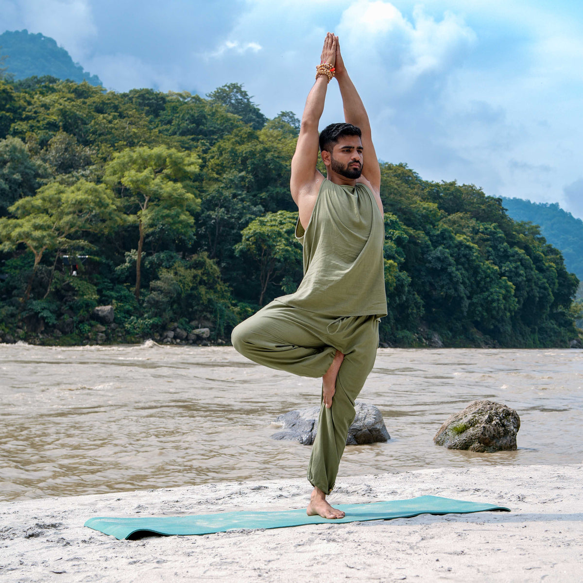 Men Yoga Pants and Yoga Top Set Green -Tejas — view 7