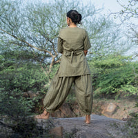 Women’s green cotton yoga set – top and pants by Akiso