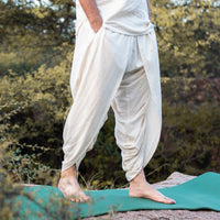 Men‚Äôs loose-fit white yoga trousers ‚Äì soft and lightweight