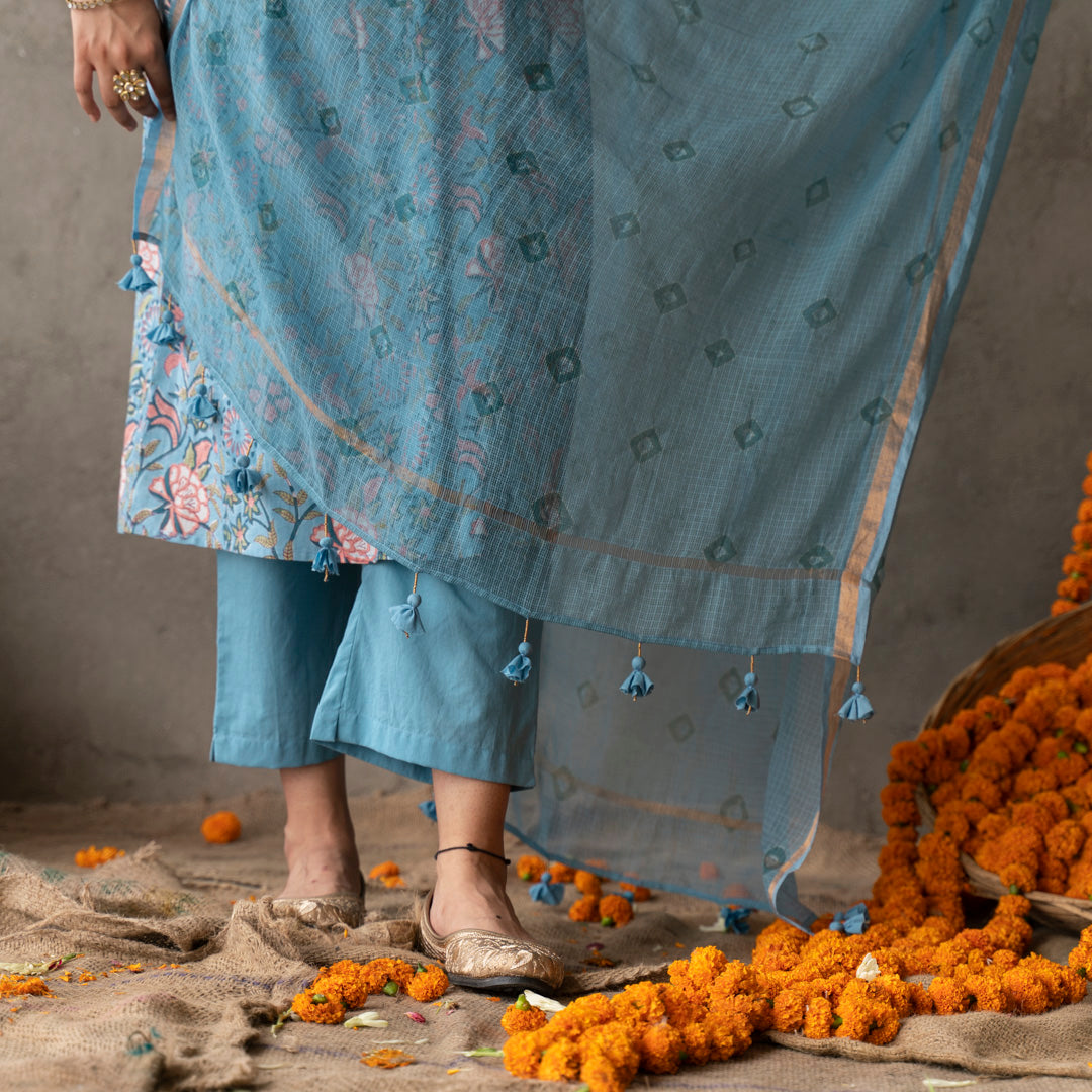 Blue Kota Doria bandhni dupatta