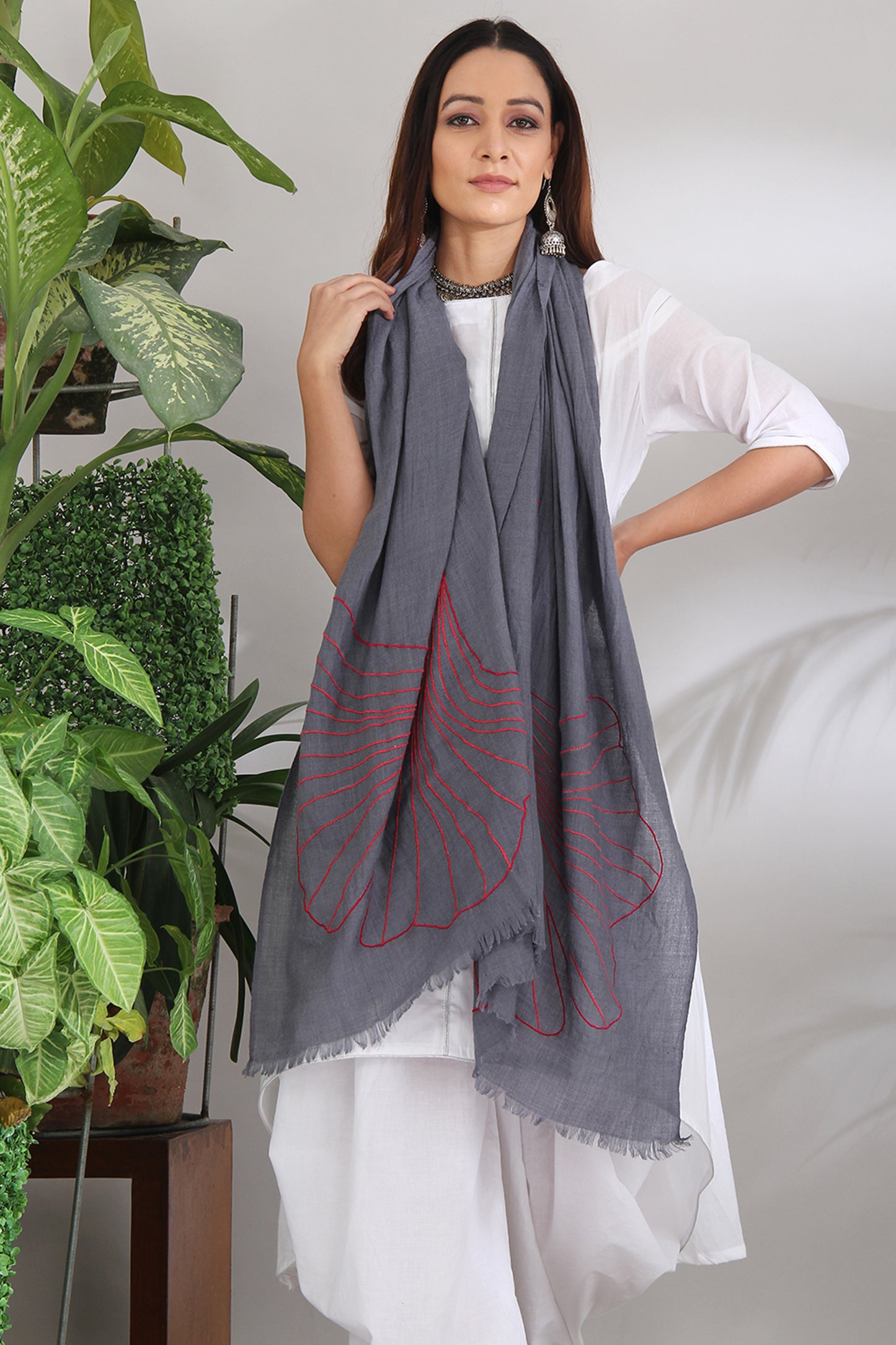 ELEGANT GREY SHAWL