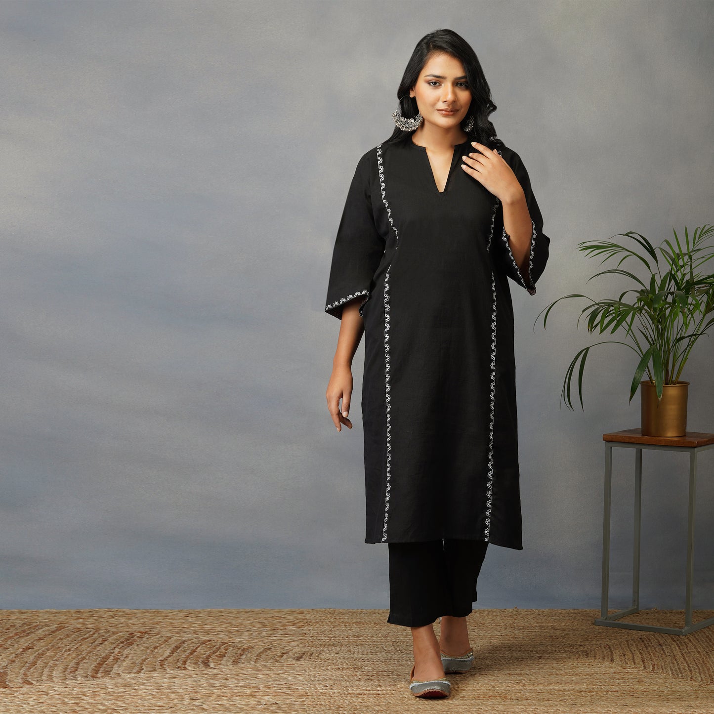 Black Phiran Style Kurta with Zari Embroidery