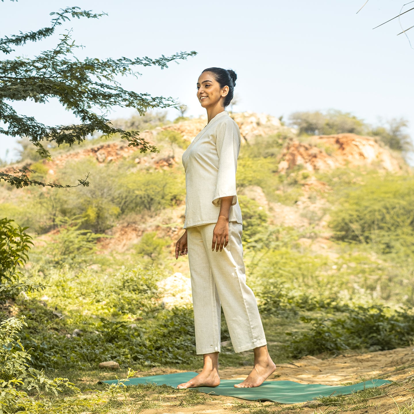 Women Cotton Yoga Pants and Yoga Top Set White -Dharma L / XXL / in Women Cotton Yoga Pants and Yoga Top Set White -Dharma L / XXL / in