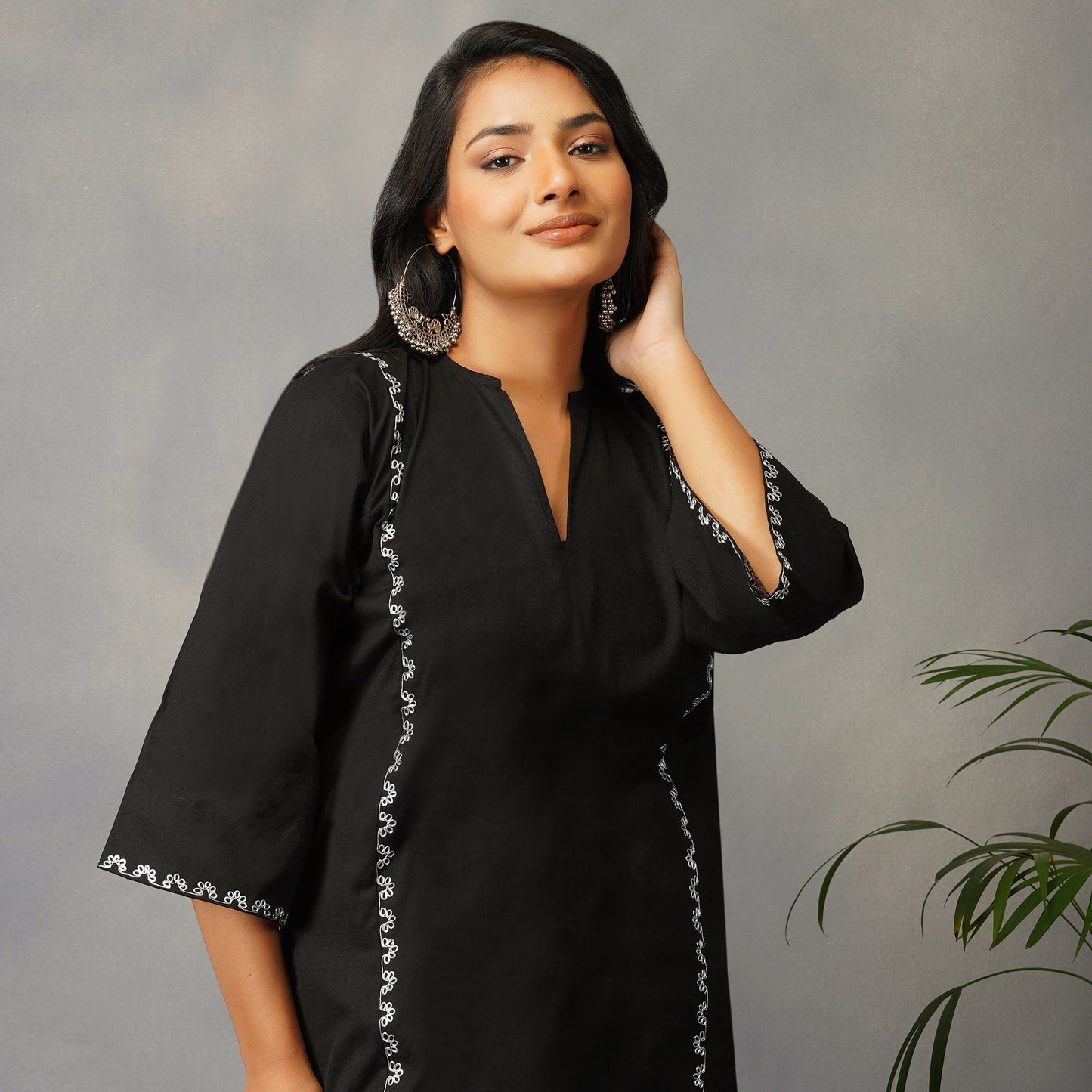 Black Phiran Style Kurta with Zari Embroidery