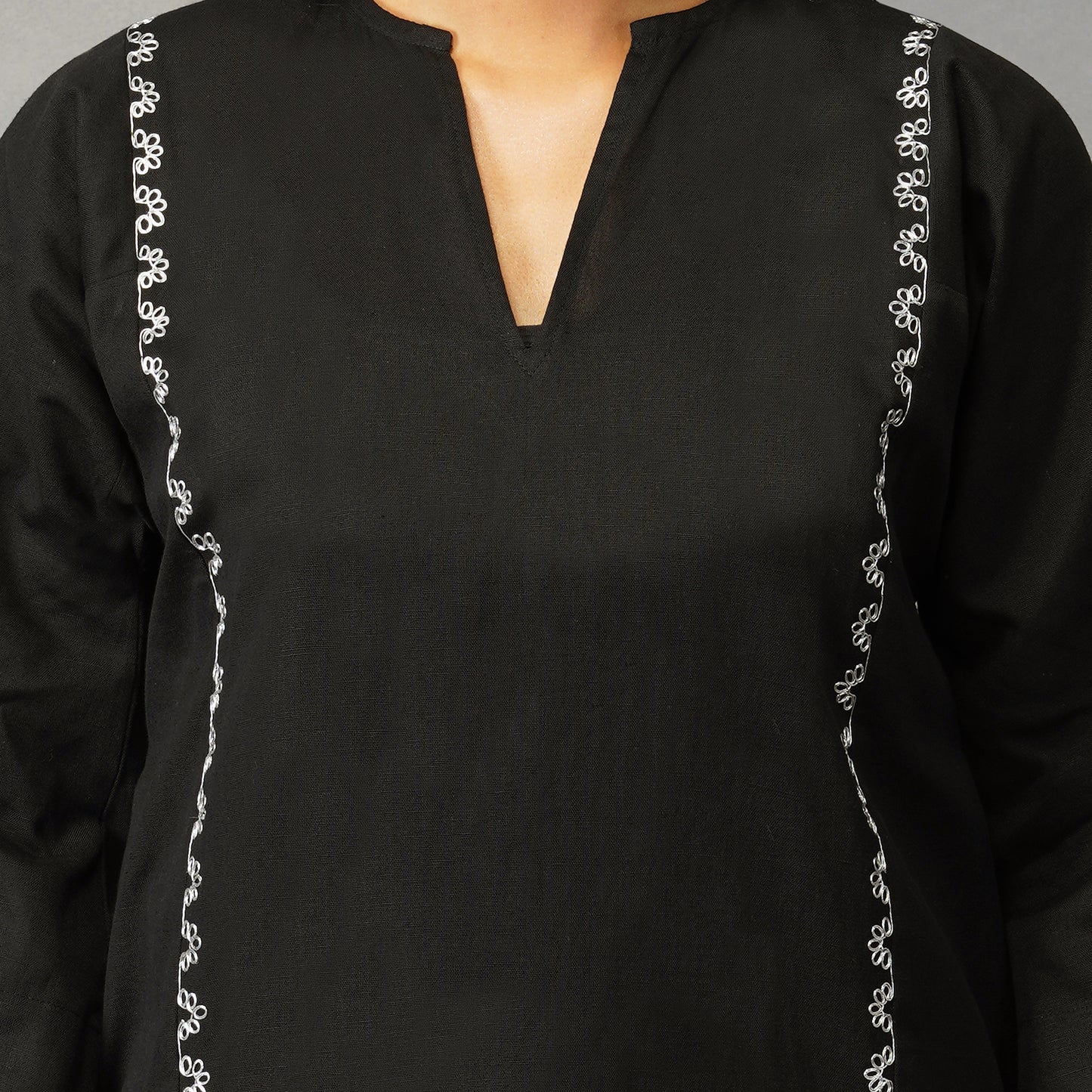 Black Phiran Style Kurta with Zari Embroidery