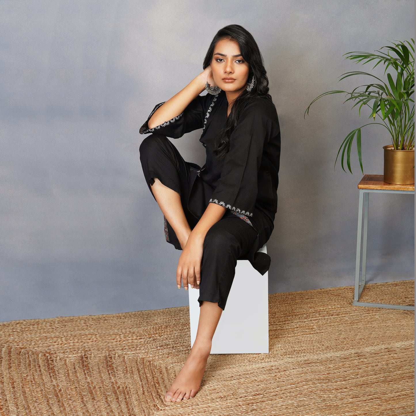 Black Phiran Style Kurta with Zari Embroidery Set with Pants (set of 2)