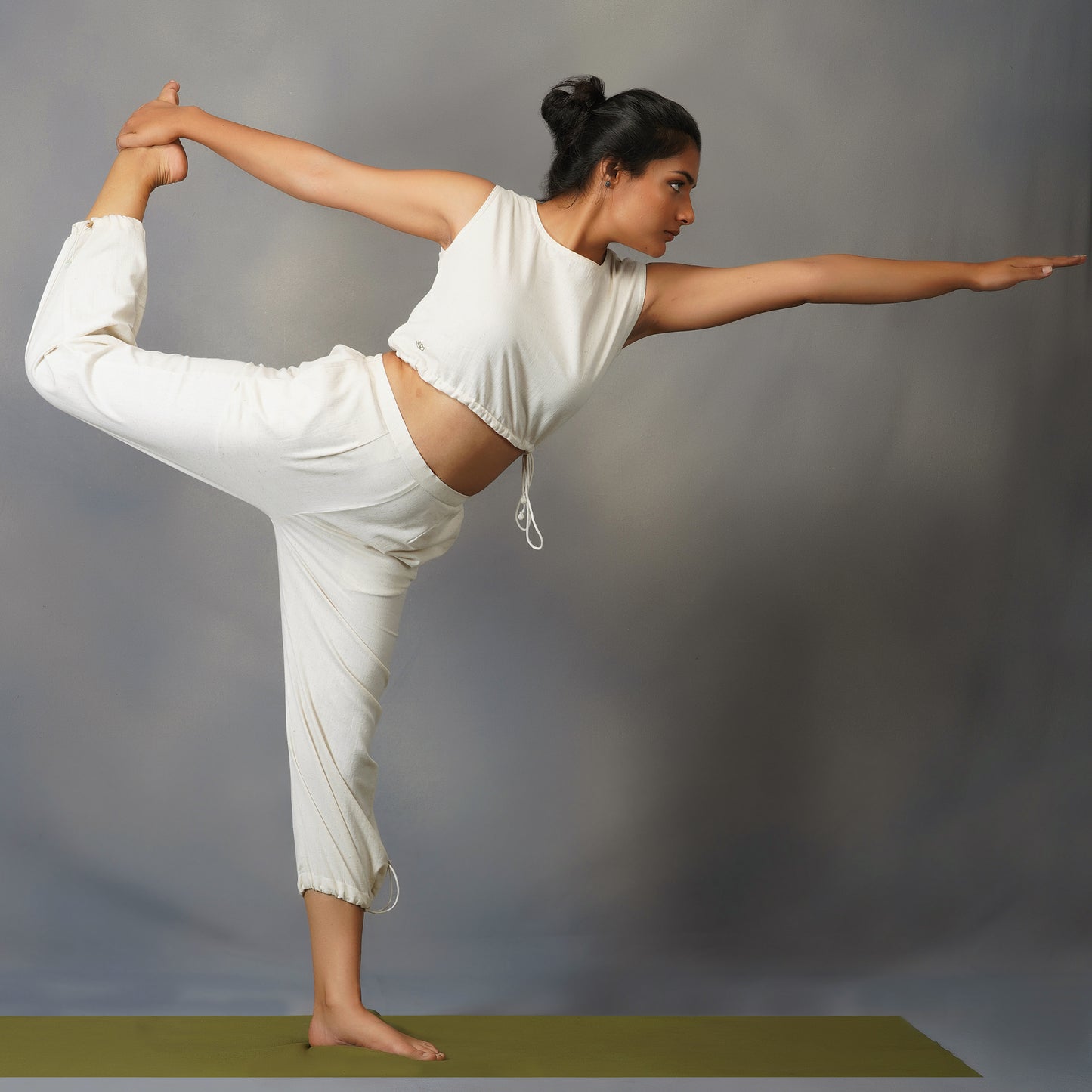 Ananda crop Yoga top