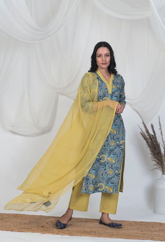 Yellow Dupatta with Mughal Butta Embroidery
